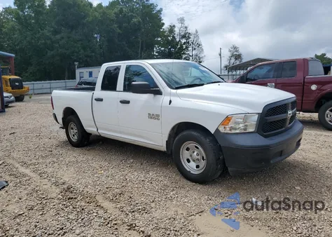 2018 Ram 1500 St z USA, uszkodzony, nr VIN 1C6RR6FG3JS325727